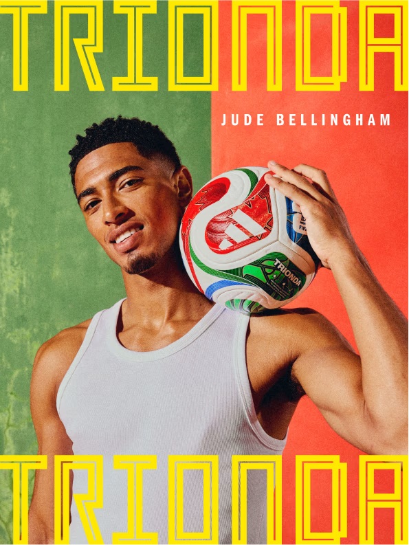 Jude Bellingham met de officiële WK bal