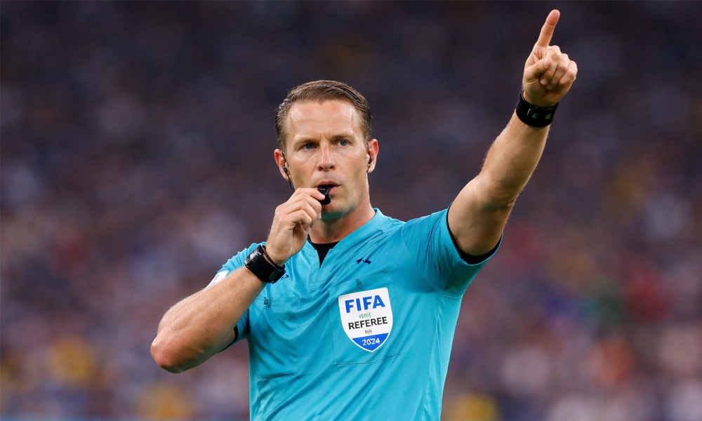 Foto van scheidsrechter Danny Makkelie op het FIFA WK voetbal